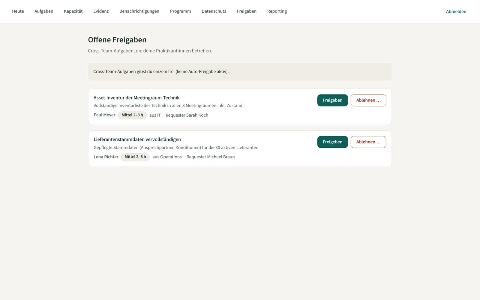 Prakti-Freigaben-Queue am Desktop: offene Cross-Team-Anfragen mit Ein-Klick-Entscheidung